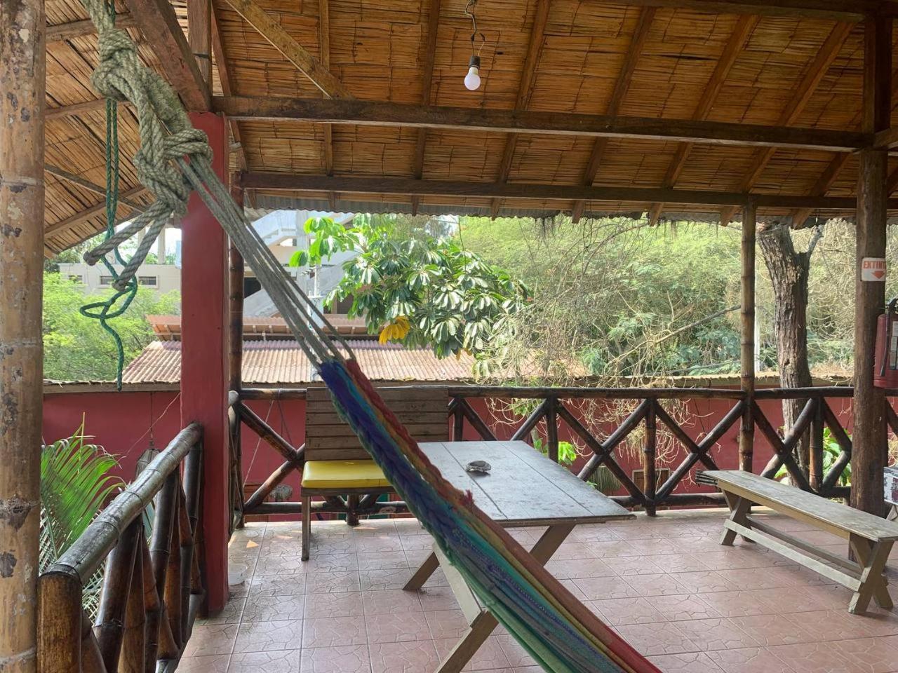 Hostal Mamacucha Montañita Buitenkant foto