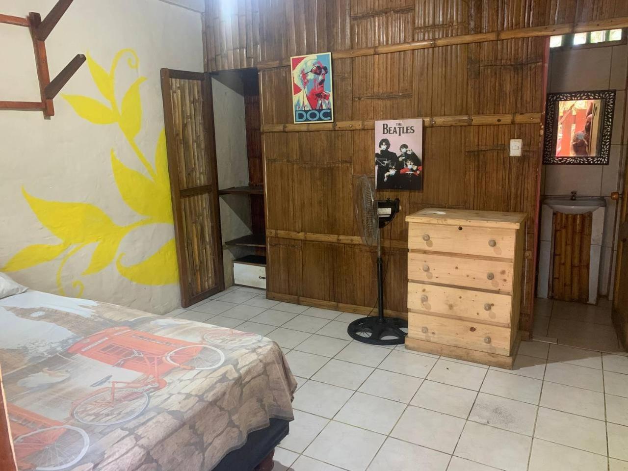 Hostal Mamacucha Montañita Buitenkant foto